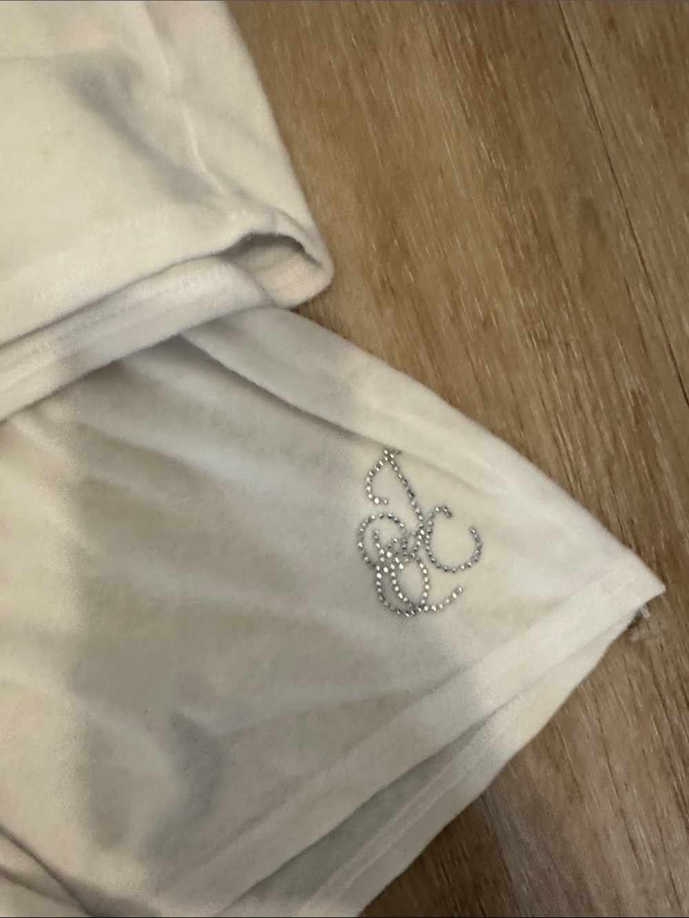Juicy Couture White Tee and Shorts Set with Rhinestone Logo - Picture 3 of 4